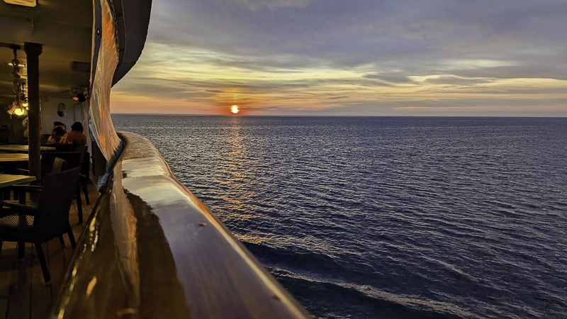 Sonnenuntergang an Bord der MS Ocean Majesty